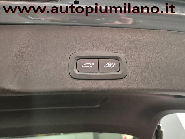 VOLVO XC40 T5 Recharge Plug-in Hybrid Inscription