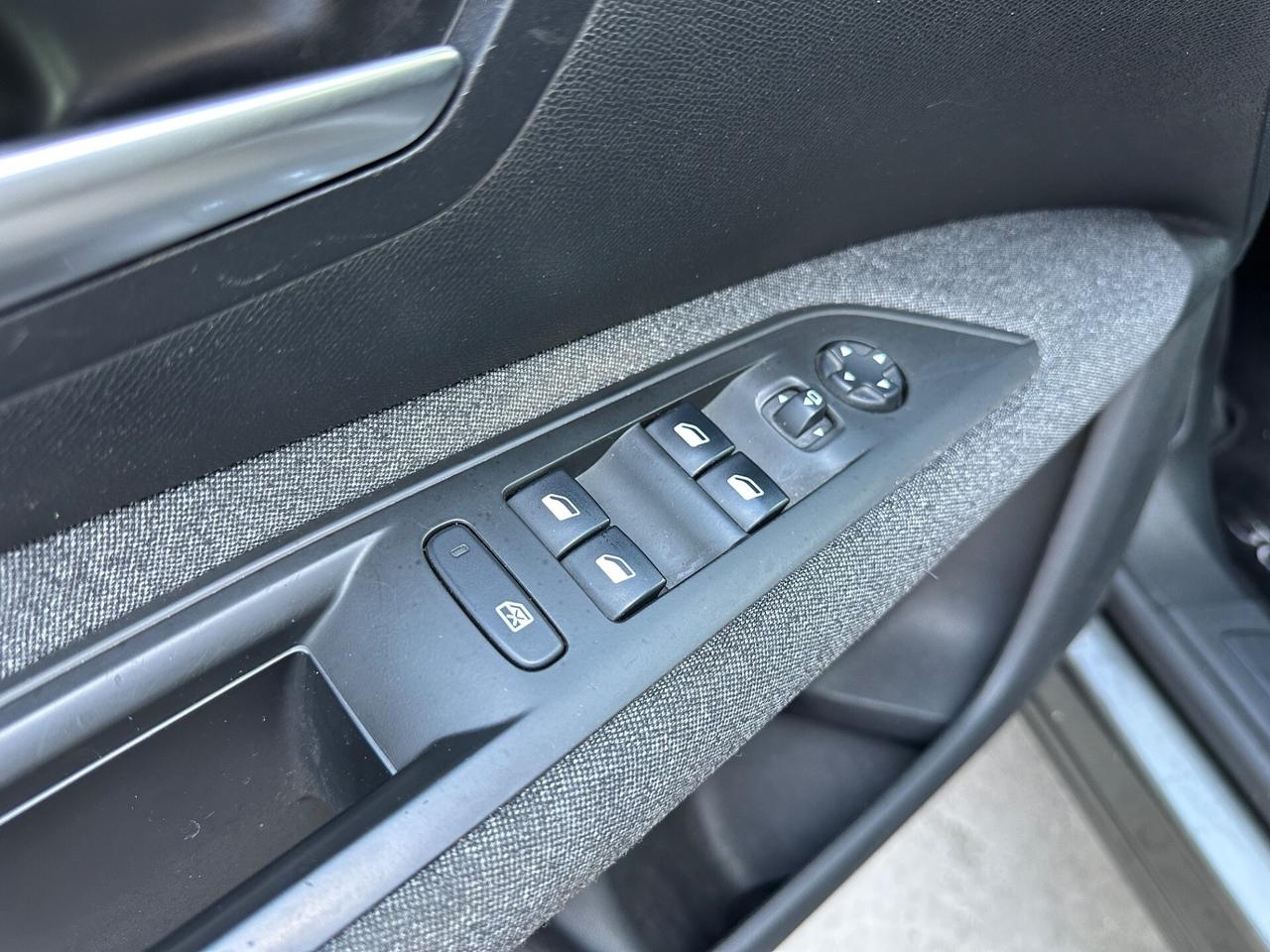 Peugeot 3008 BlueHDi 130 S&S Business