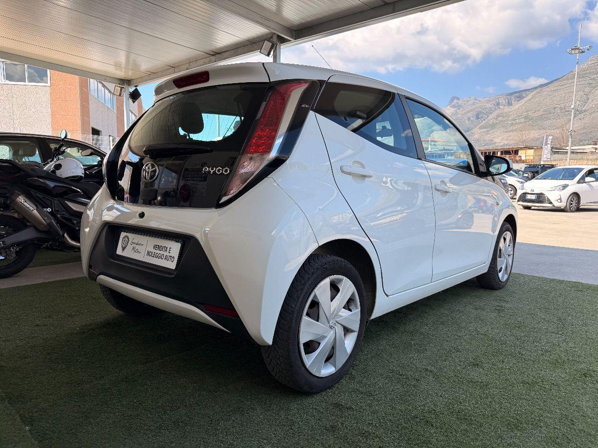 TOYOTA - Aygo 5p 1.0 x-play my15