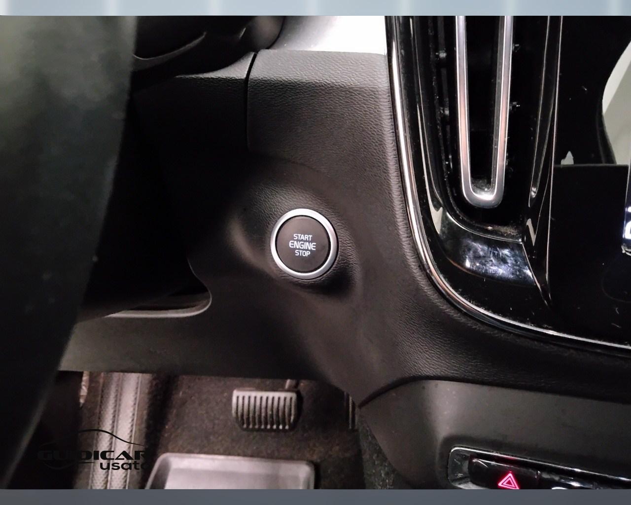 VOLVO XC40 2023 - XC40 1.5 t5 recharge phev Core auto