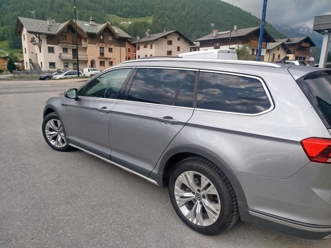 Volkswagen Passat Variant 2.0 TDI SCR 200 CV 4MOTION DSG Executive