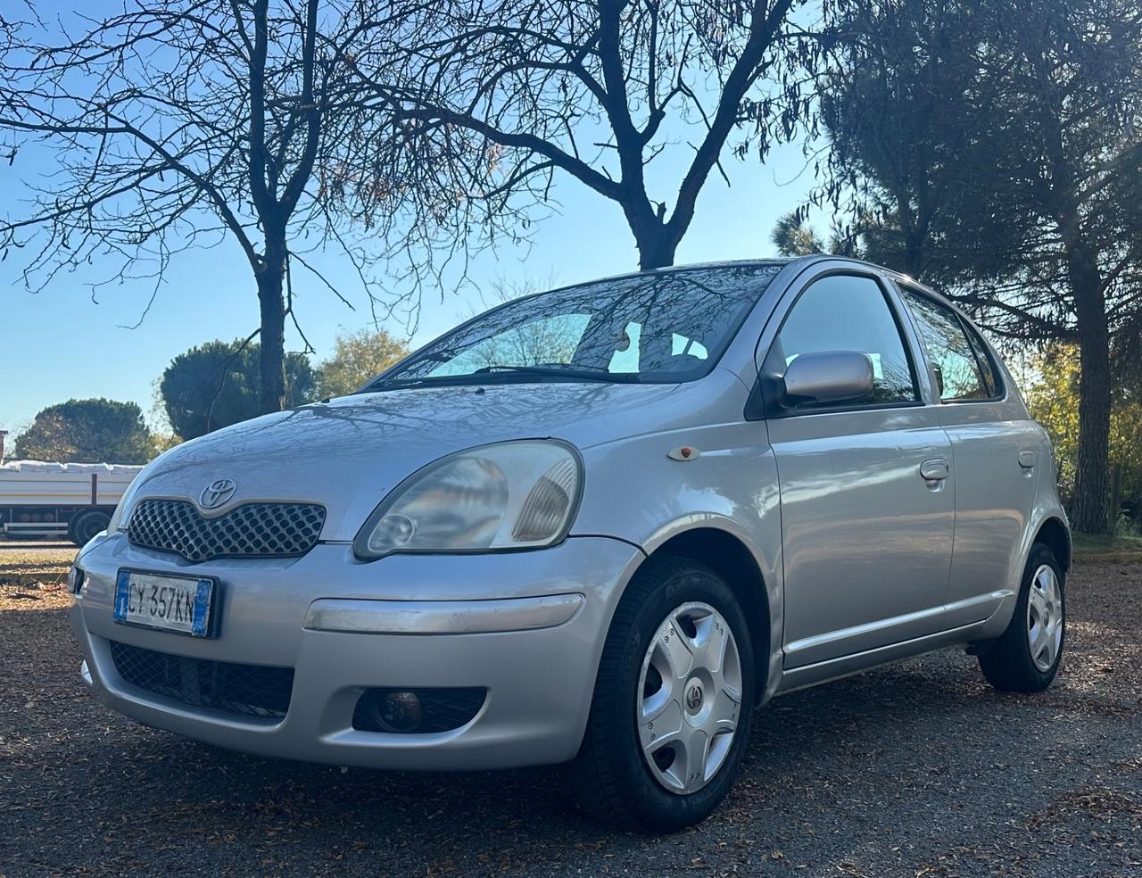 Toyota Yaris 1.0 5 porte