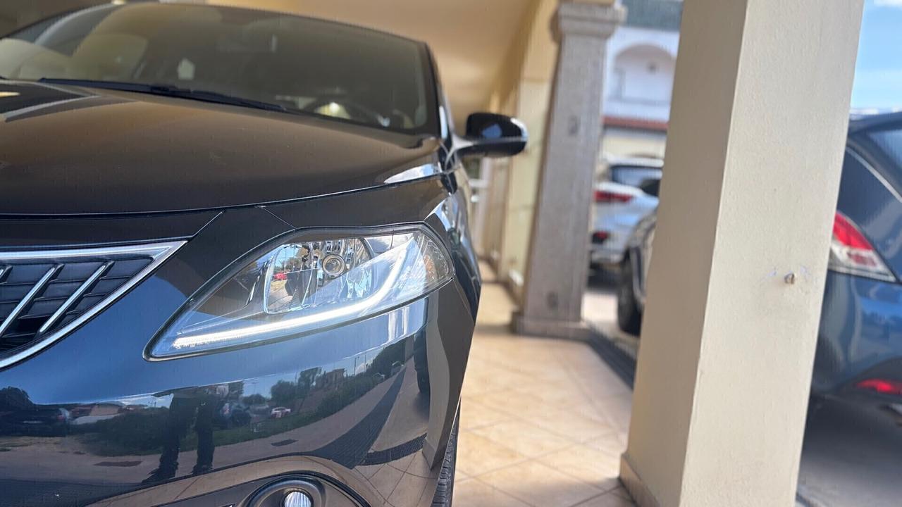 Lancia Ypsilon 1.0 FireFly 5 porte S&S Hybrid Gold