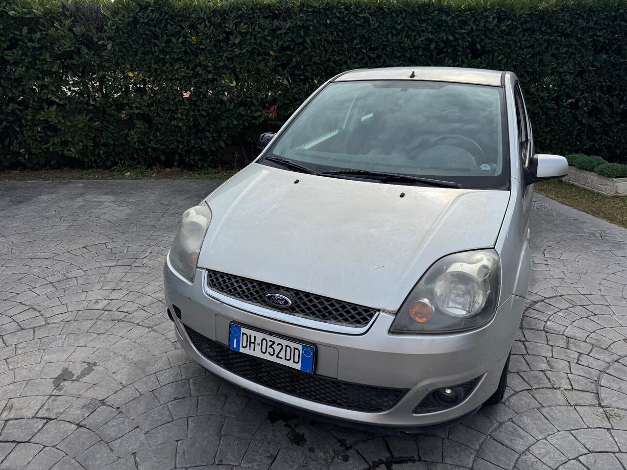 FORD FIESTA 1.2 benzina - POCHI KM - 2007