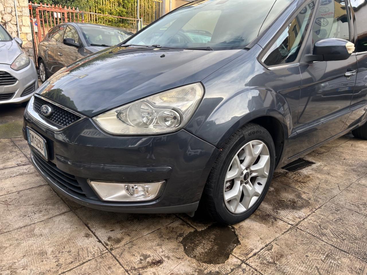 Ford Galaxy 2.0 TDCi 140 CV Ghia DPF