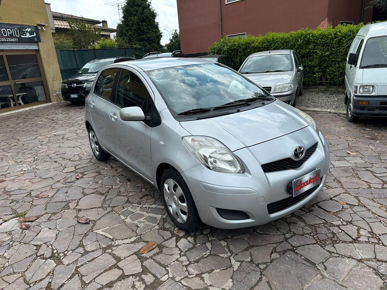 Toyota Yaris 1.0 5 porte Luxury pack