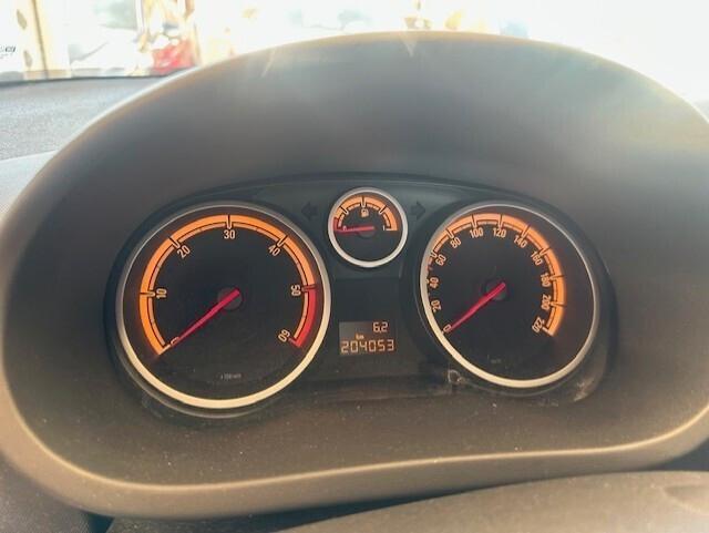 OPEL CORSA 1,3 DIESEL 10/2014