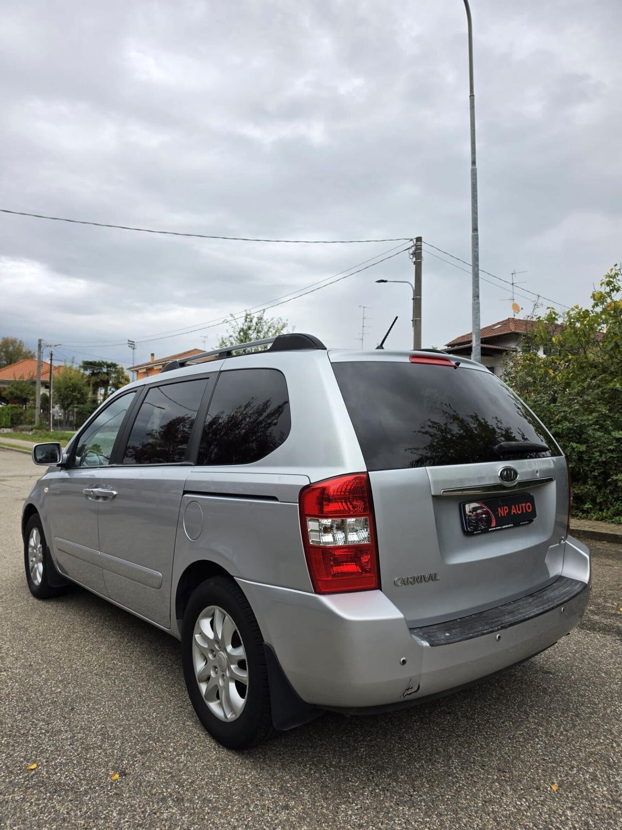 Kia Carnival GT Class 7 posti