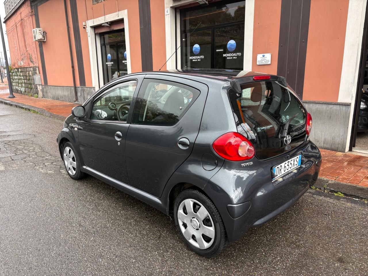 Toyota Aygo 1.0 12V VVT-i 5 porte Sol automatica