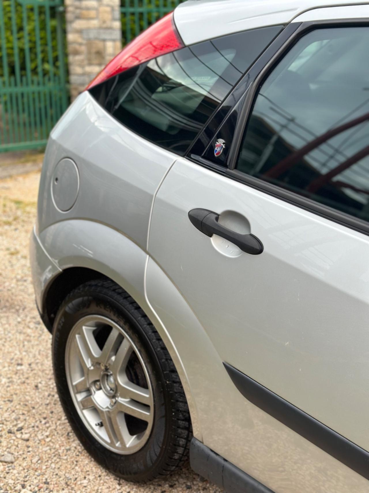 Ford FOCUS 1.6i 16V 5p. GHIA KMCERT