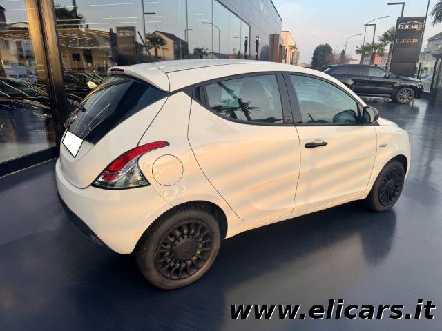 LANCIA Ypsilon 1.0 FireFly 5 porte S&S Hybrid Ecochic Silver