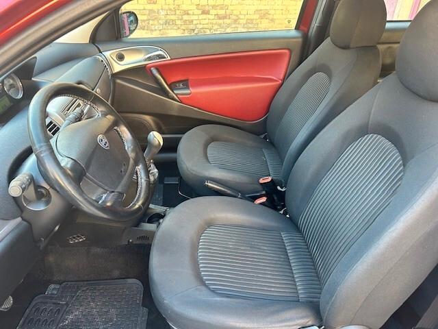 Lancia Ypsilon 1.3 MJT 75 CV Oro