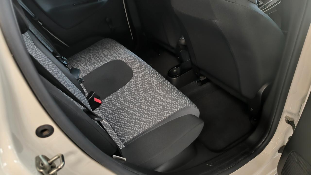 Lancia Ypsilon 1.0 FireFly 5 porte S&S Hybrid Ecochic Silver