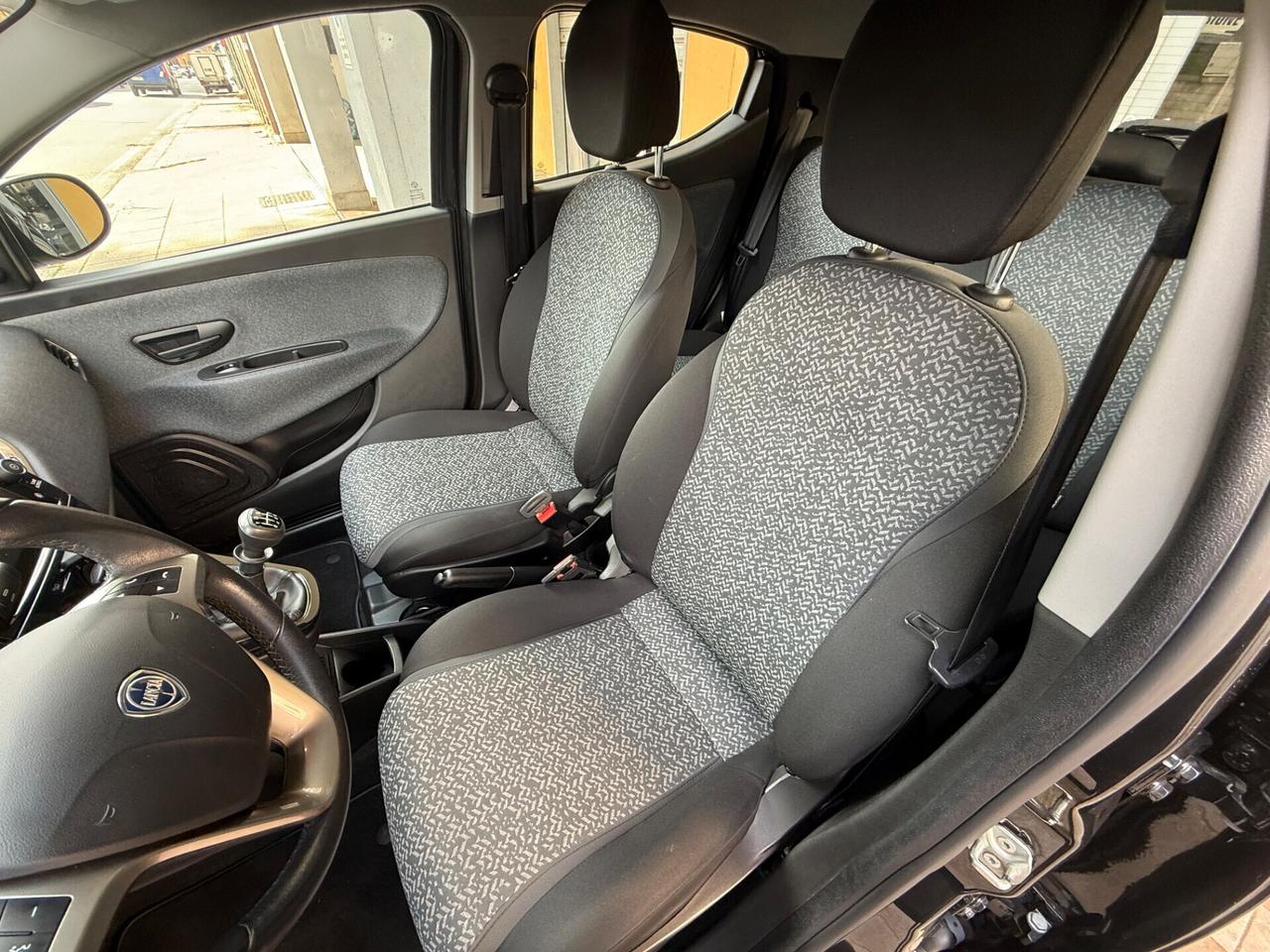 Lancia Ypsilon 2023 - 1.0 FireFly 5 porte S&S Hybrid Gold