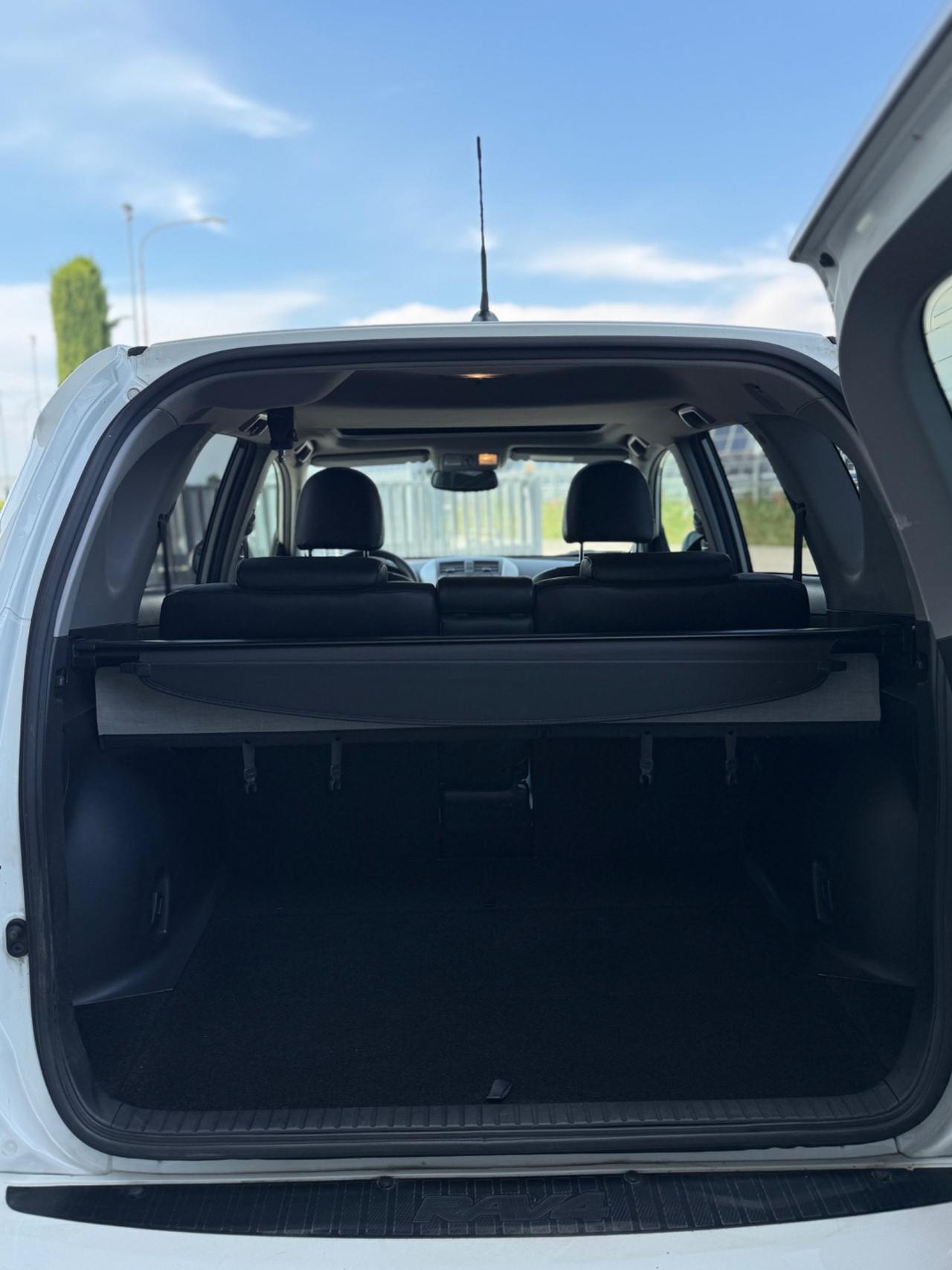 Toyota RAV 4 RAV4 Crossover 2.2 D-4D 150 CV DPF Exclusive
