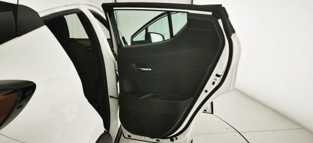 TOYOTA C-HR 1.8 Hybrid E-CVT Business