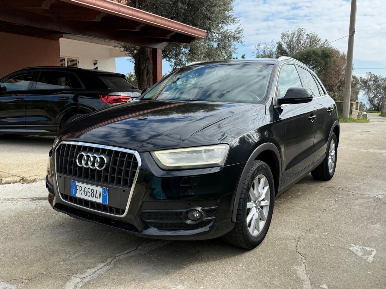 Audi Q3 BUSINESS