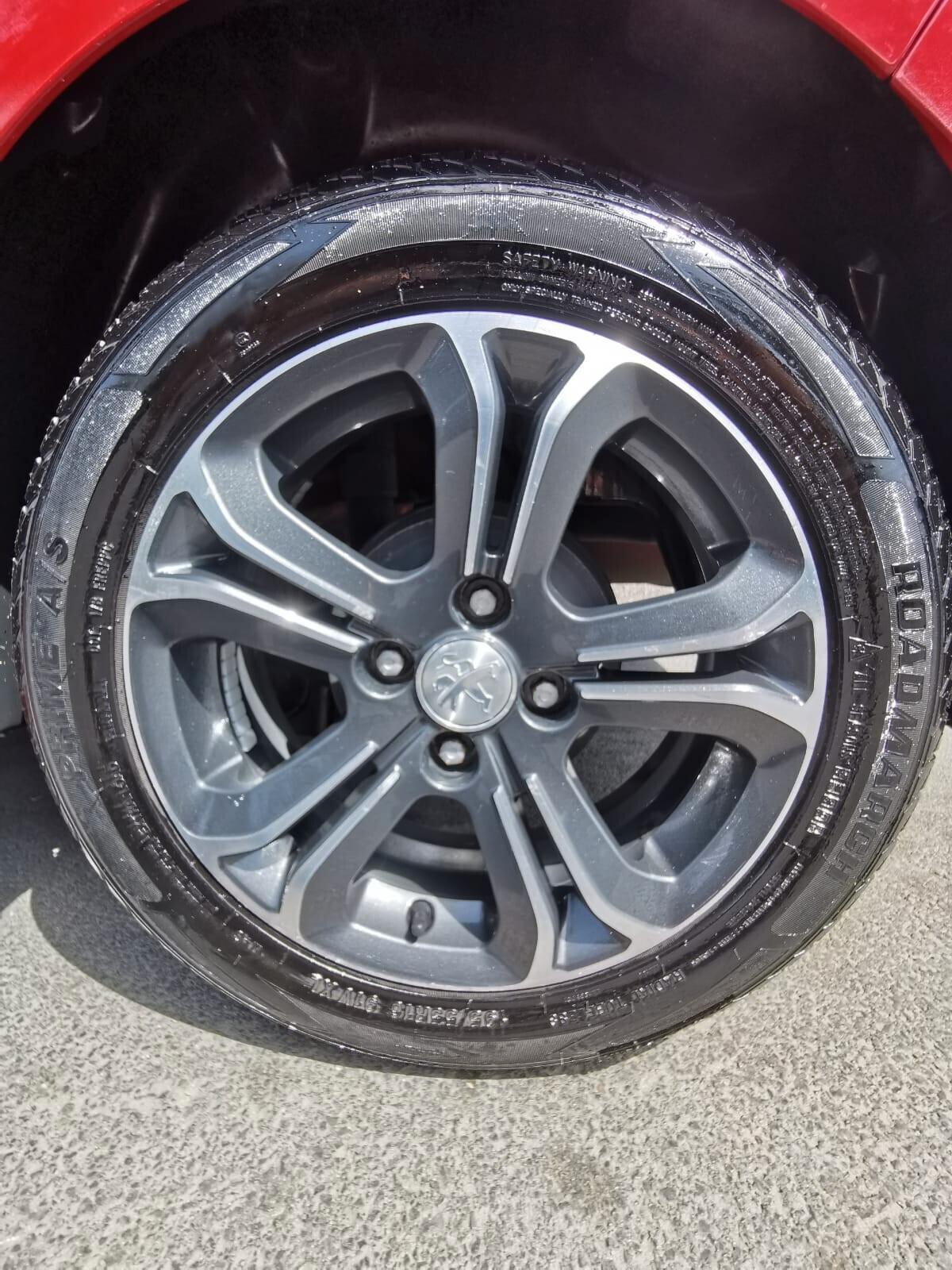 Peugeot 208 1.2 VTi 82 CV 5 porte Allure 2014