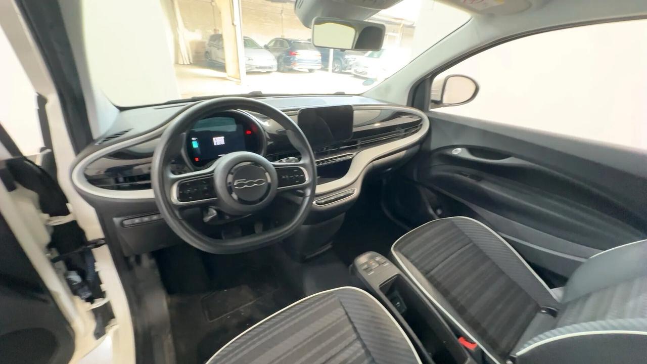 Fiat 500 500e Berlina 42 kWh Passion