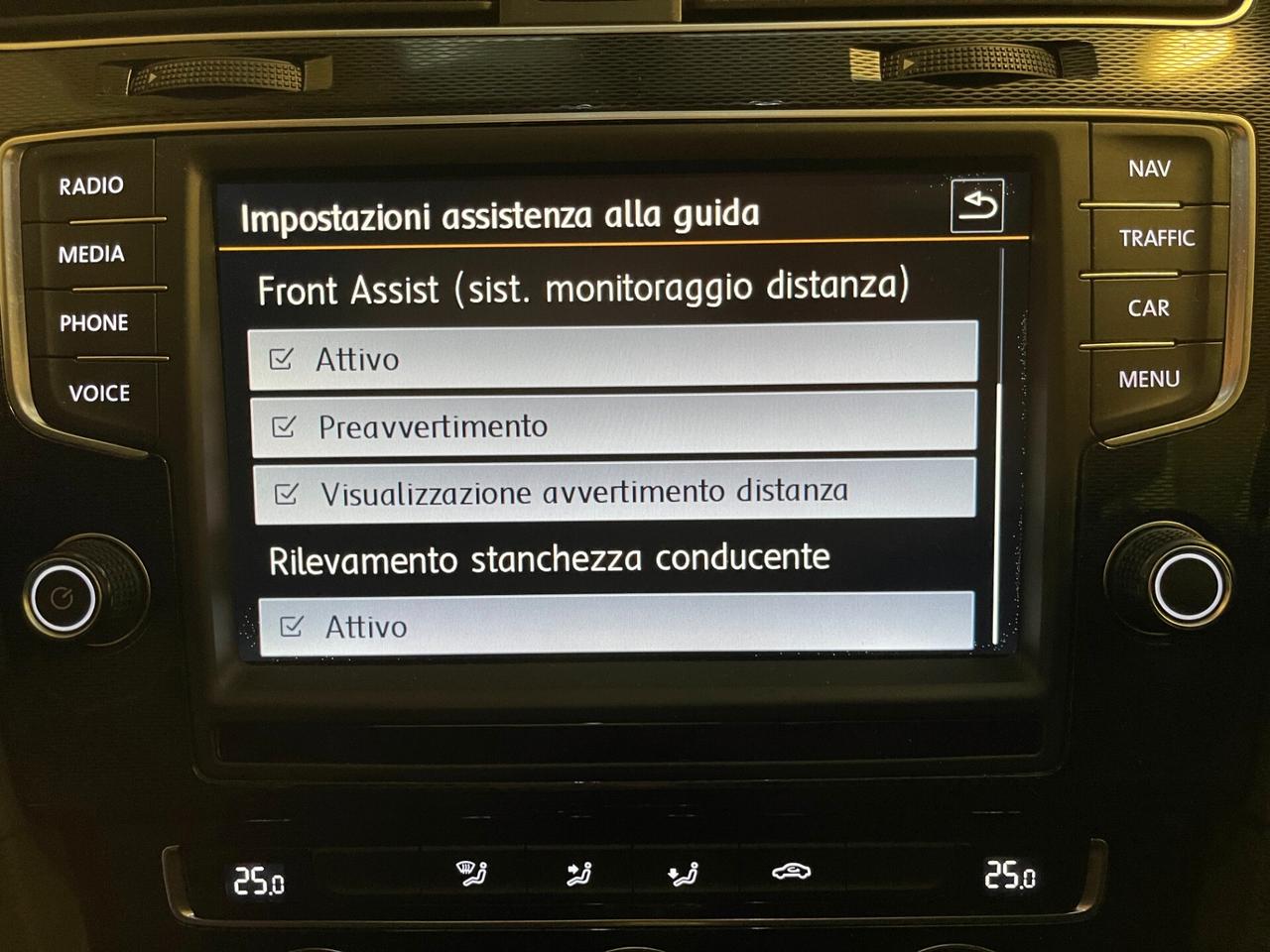 Volkswagen Golf GTD 2.0 TDI 184cv DSG-LEGGI SOTTO