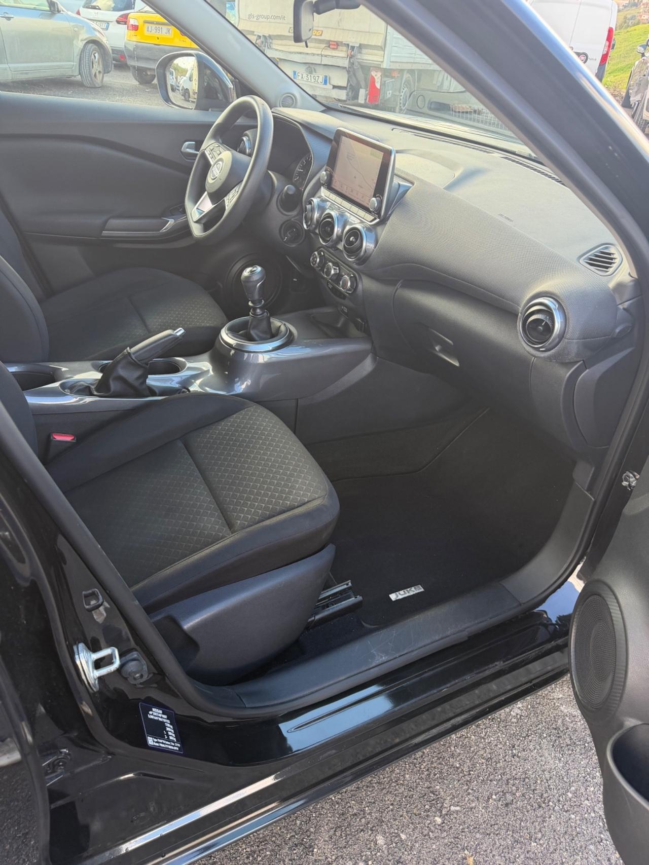 Nissan Juke 1.0 DIG-T 114 CV N-Connecta