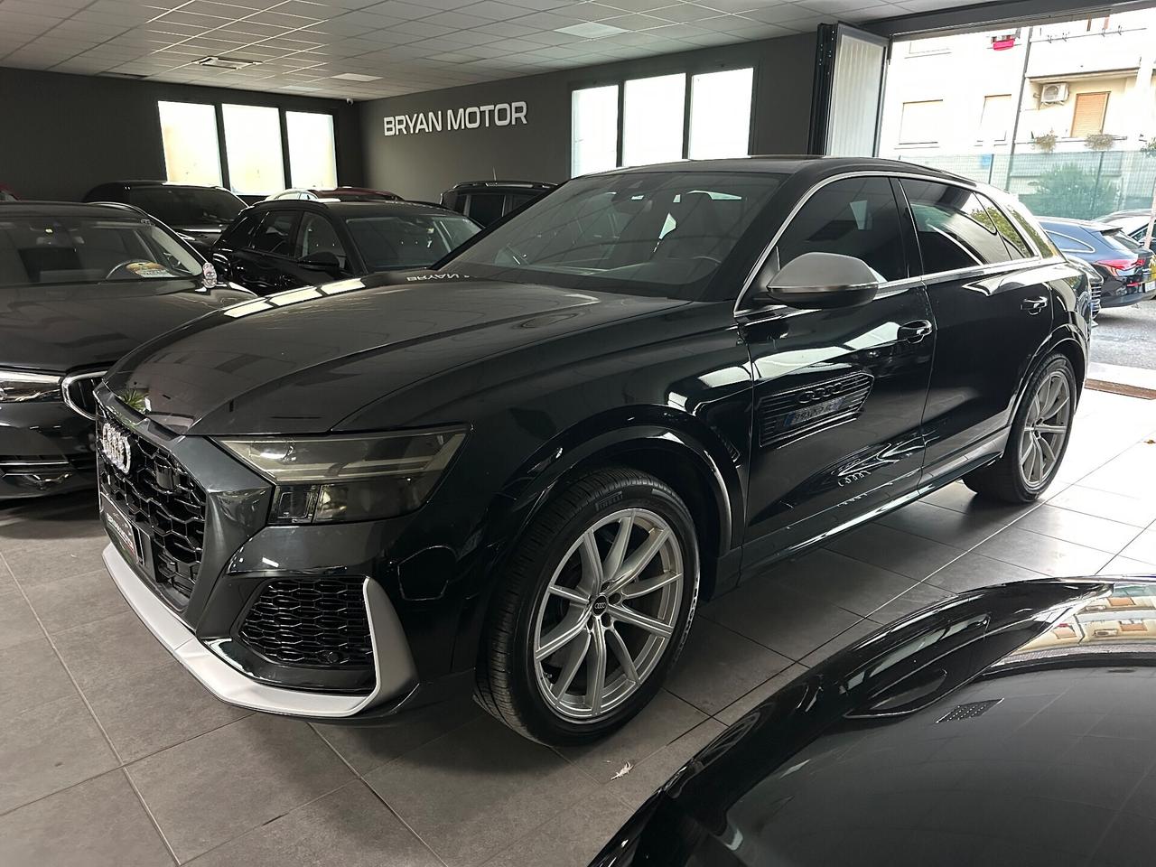 Audi Q8 RS TFSI V8 quattro tiptronic