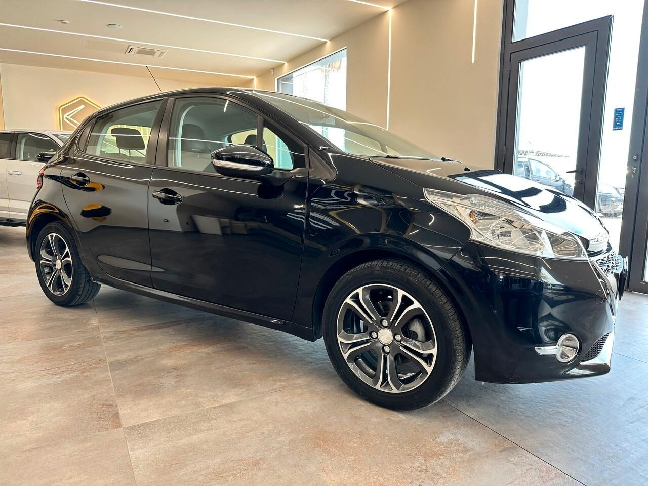 Peugeot 208 PureTech 82 CV OK Neo Patentati 2015