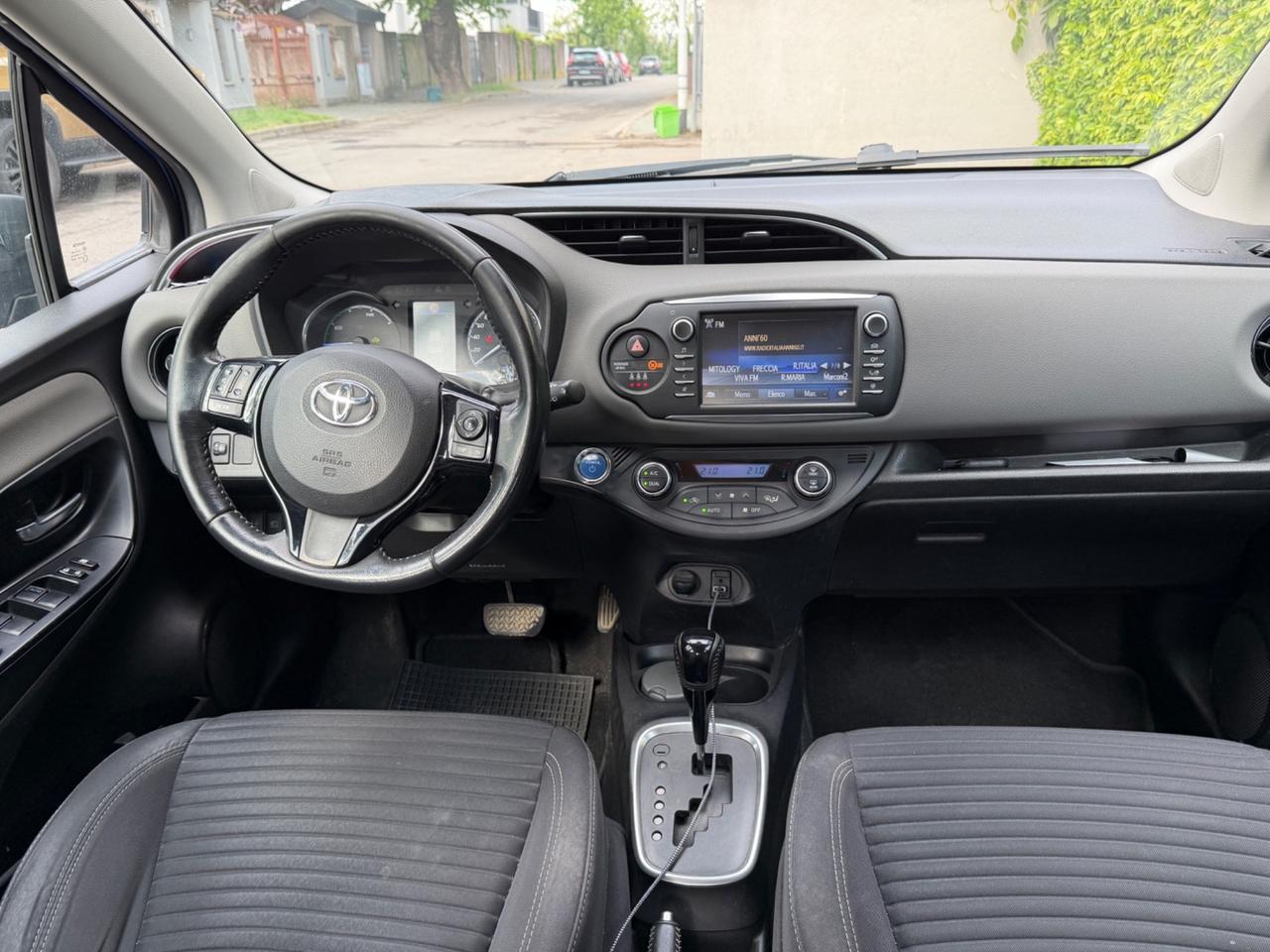 TOYOTA YARIS 1.5 BENZINA-IBRIDA AUTOMATIC EURO6B NEOPATENTATI