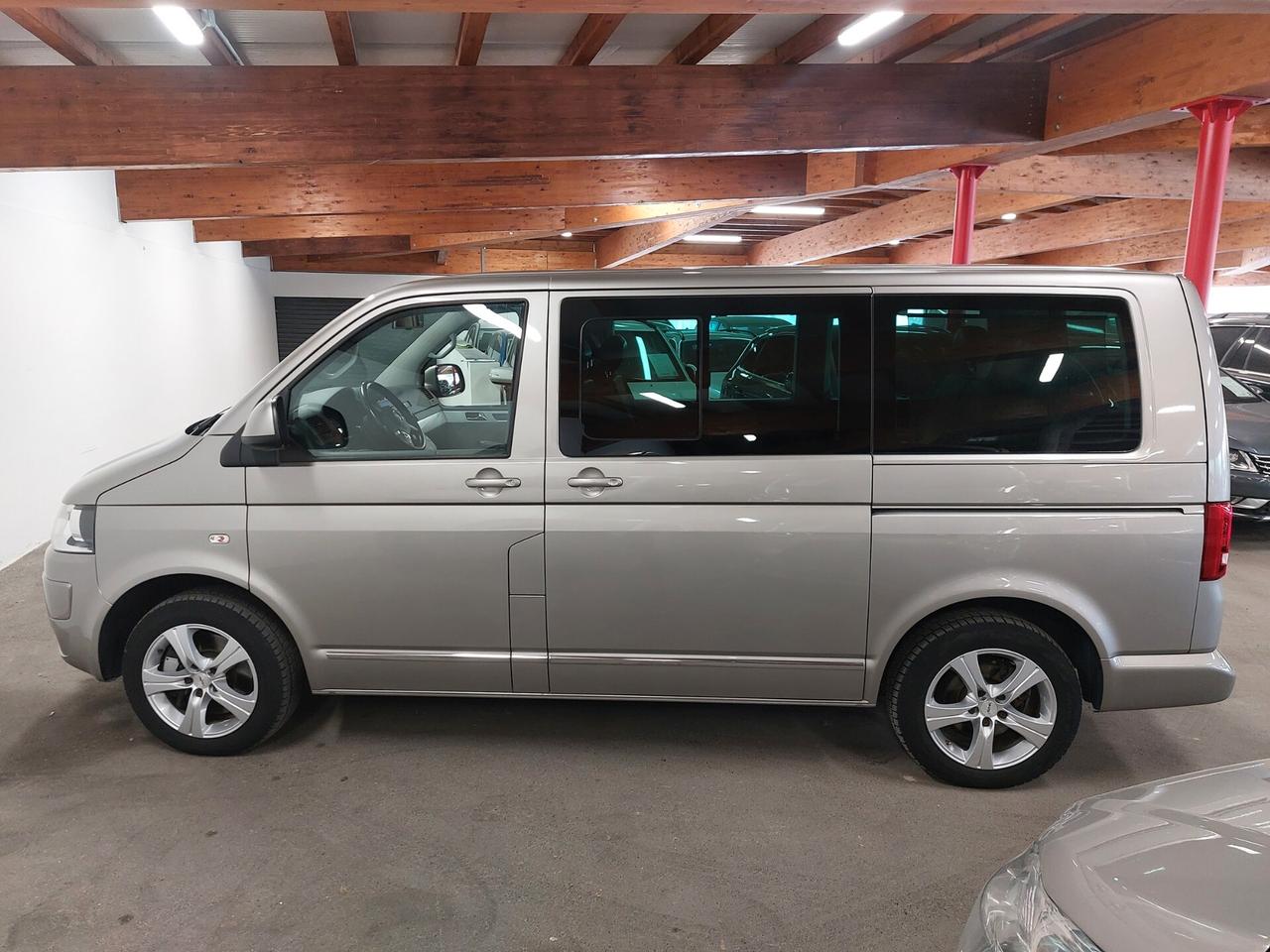 VW T5 Multivan 2.0 TDI letto 6 posti 180 CV