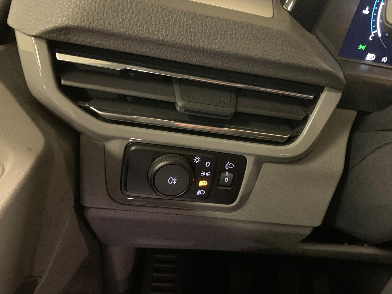 Volkswagen T7 Caravelle t7 2.0 tdi 150cv life l1