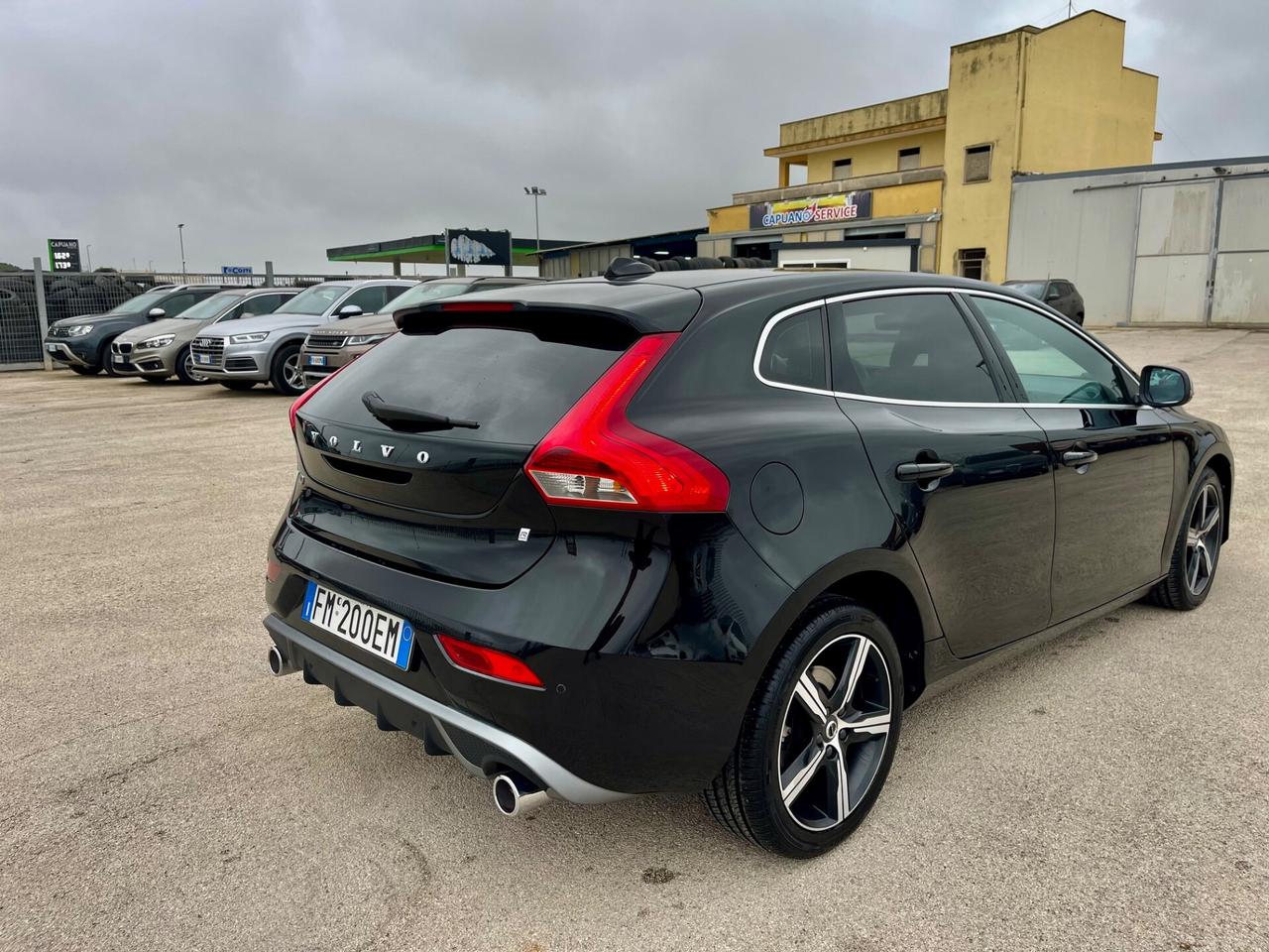 VOLVO V40 2.0 D2 120CV R-DESIGN FULL LED MY17