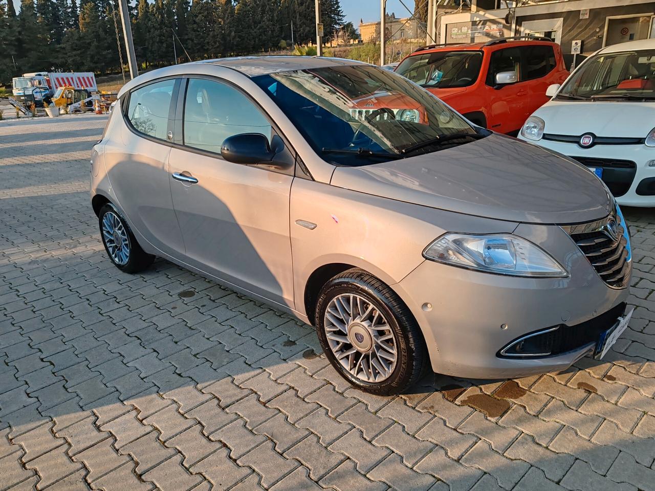 Lancia Ypsilon 1.2 BENZINA GPL