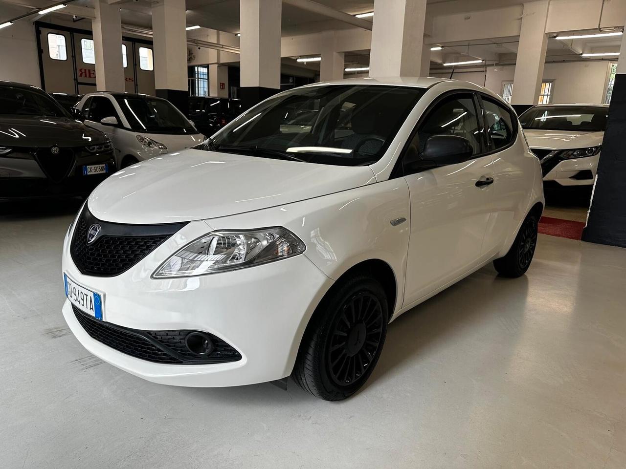 Lancia Ypsilon 1.0 FireFly 5 porte S&S Hybrid Ecochic Gold