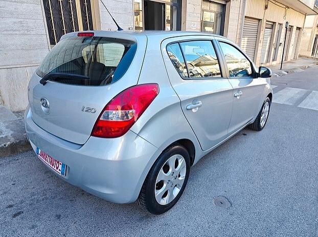 HYUNDAI i20 1.2 Benzina 5 porte - 2012