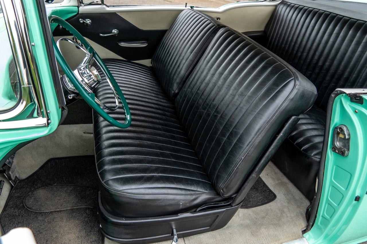 PONTIAC CHIEFTAIN 5.7 V8 - 2 DOOR HARDTOP 1957 - RESTAURO TOTALE