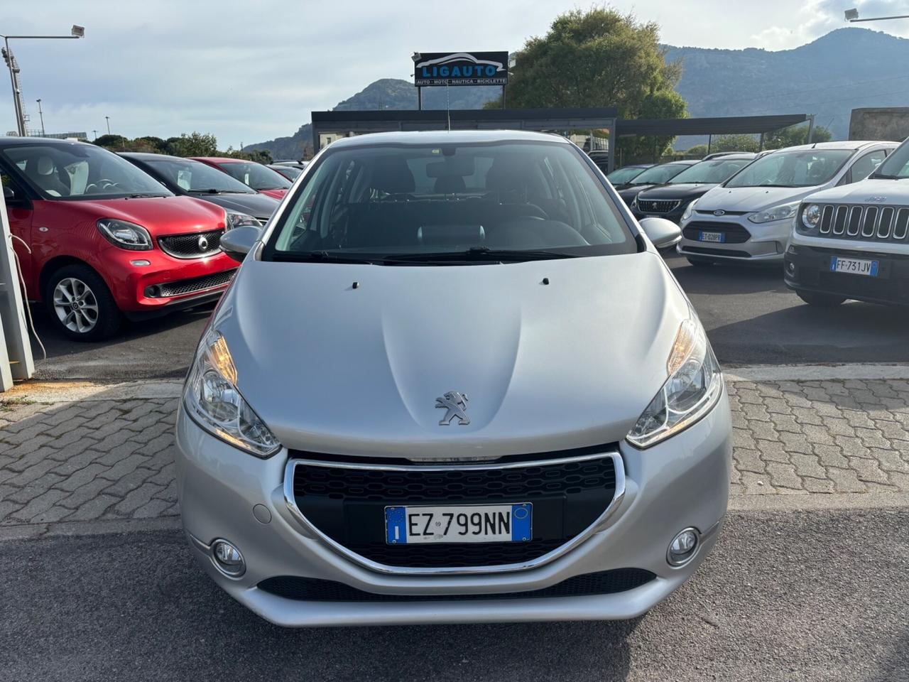 Peugeot 208 1.4 HDi 68 CV 5 porte Allure