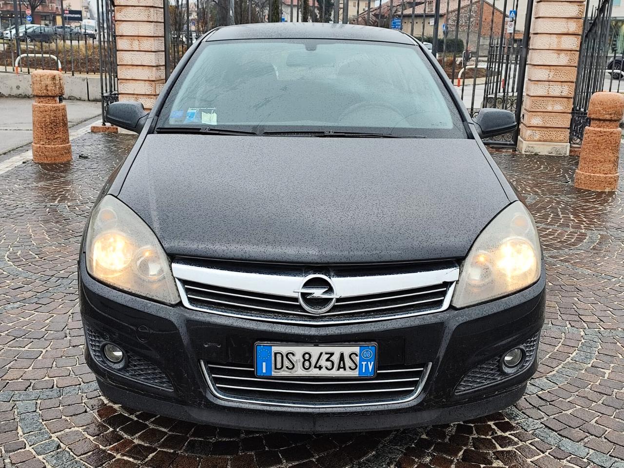 Opel Astra 1.4 16V Twinport 5 porte Enjoy