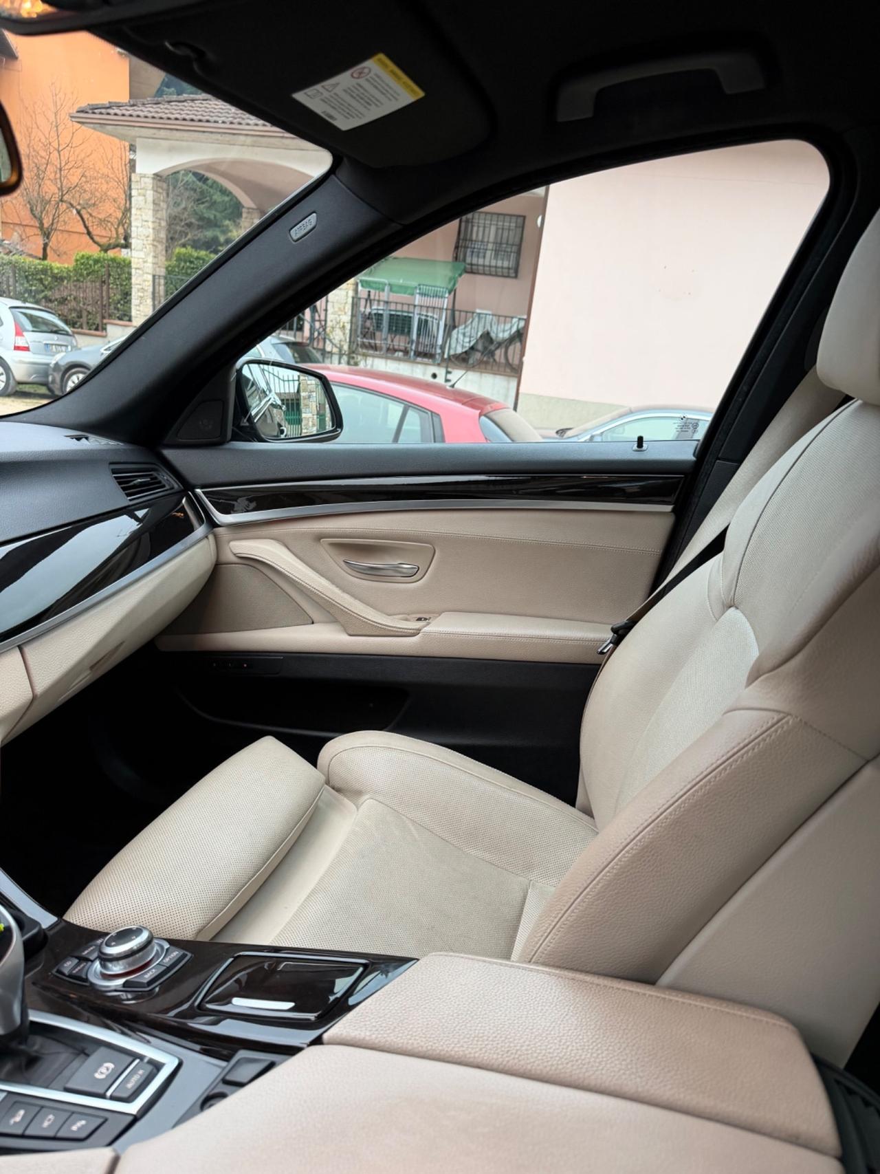 Bmw 550i MSPORT PELLE NAVI PRO KMCERT UNICOPR