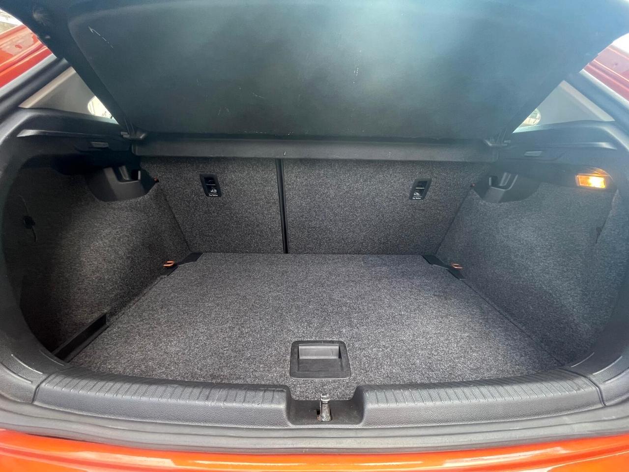 Volkswagen Polo 1.6 TDI 95 CV 5p. R-Line PER NEOPATENTATI