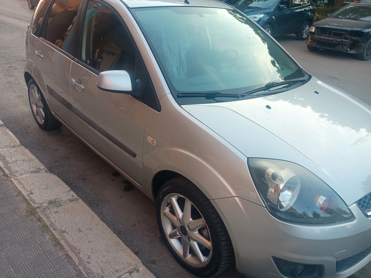 Ford Fiesta 1.4 TDCi 5p. Titanium