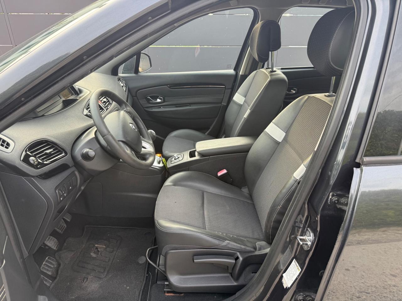 Renault Scenic Scénic 1.4 TCe Luxe, 7 posti