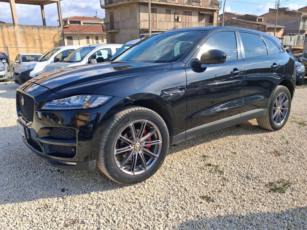 Jaguar F-Pace 2.0 D 180 CV R-Sport catena fatta tu