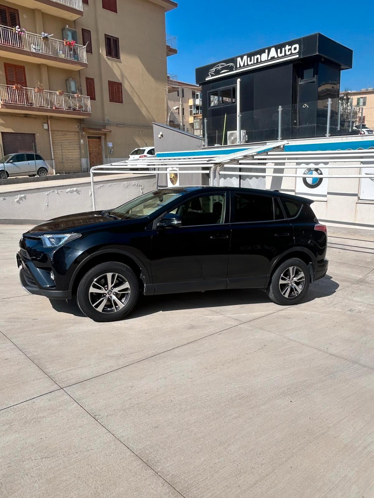 RAV4 2.0 D-4D 2WD Lounge