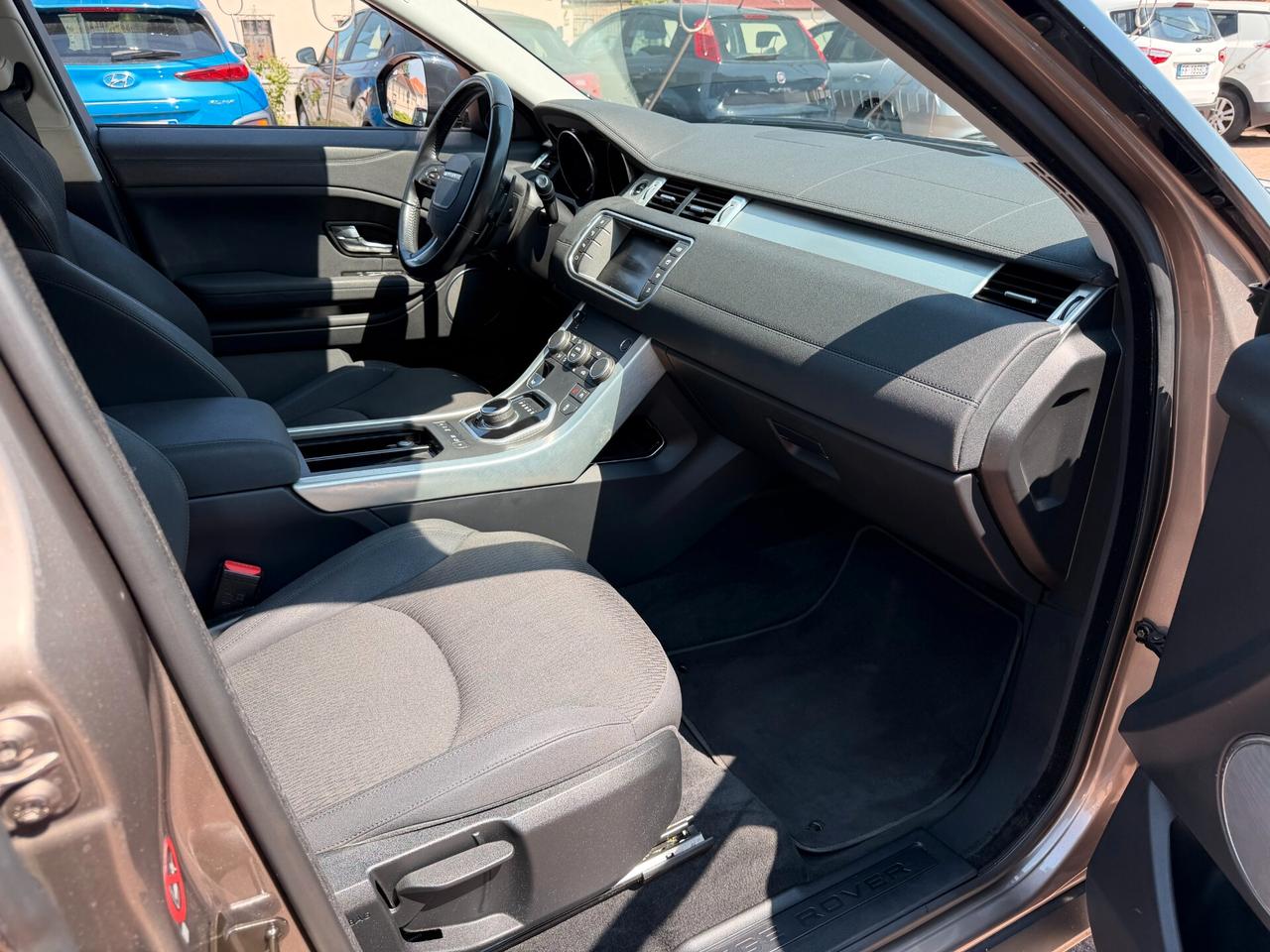 Land Rover Range Evoque 2.0 TD4 150 CV 5p. Pure