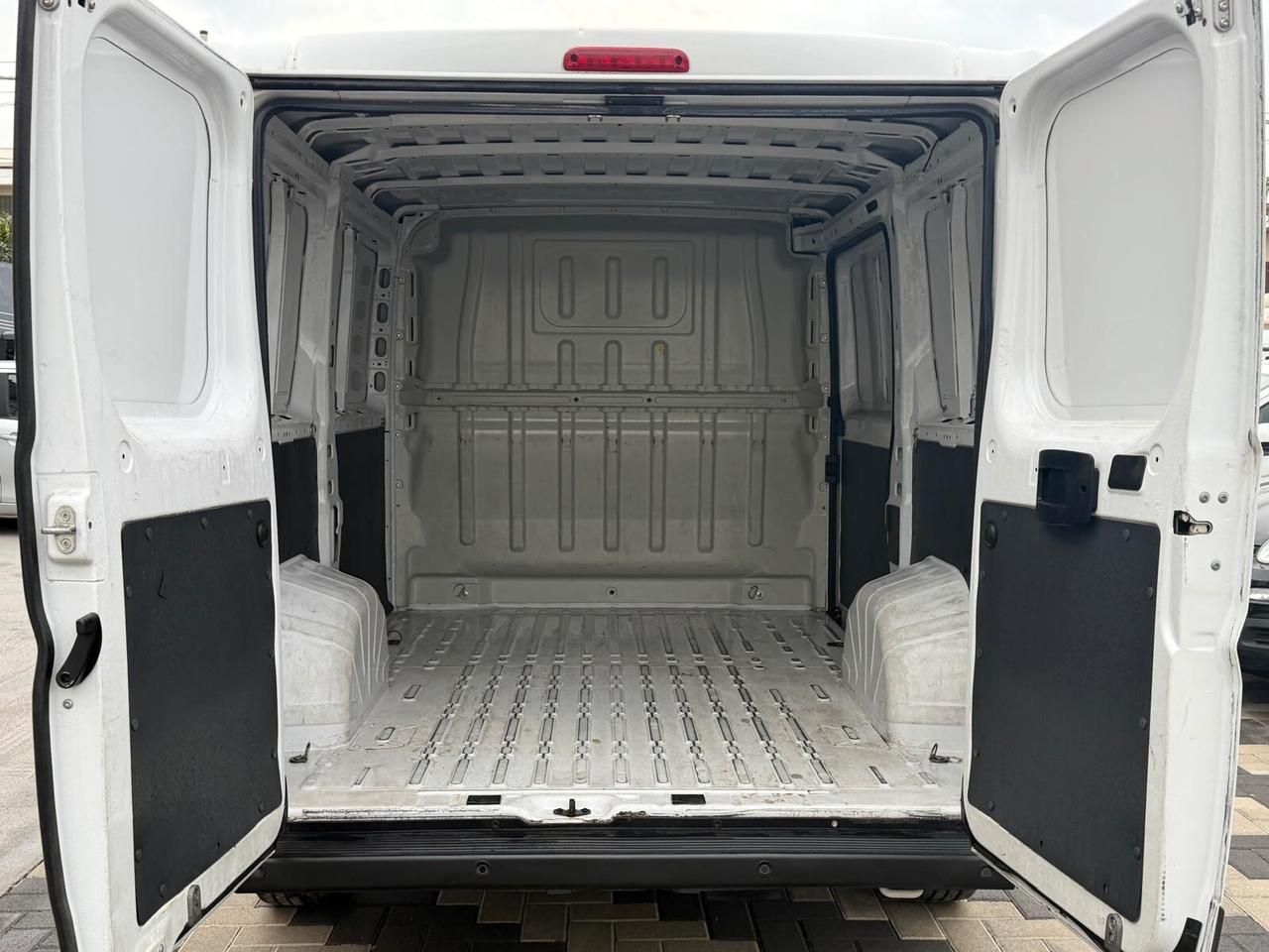 Peugeot Boxer 330 2.2 Diesel 140 cv L1H1