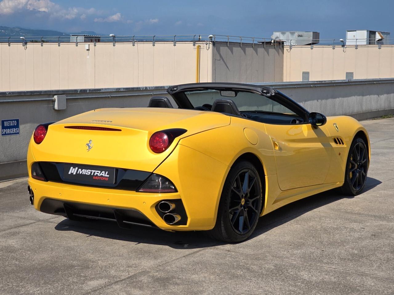 Ferrari California DCT Giallo Triplo Strato