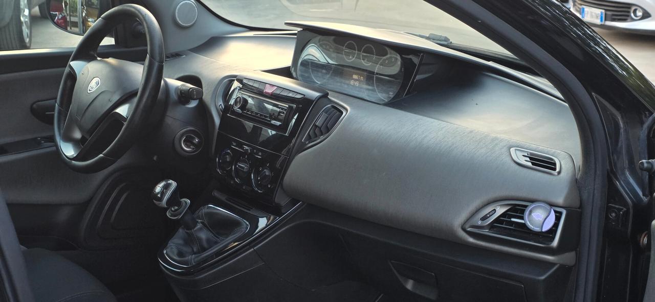Lancia Ypsilon 1.2 69 CV 5 Benzina