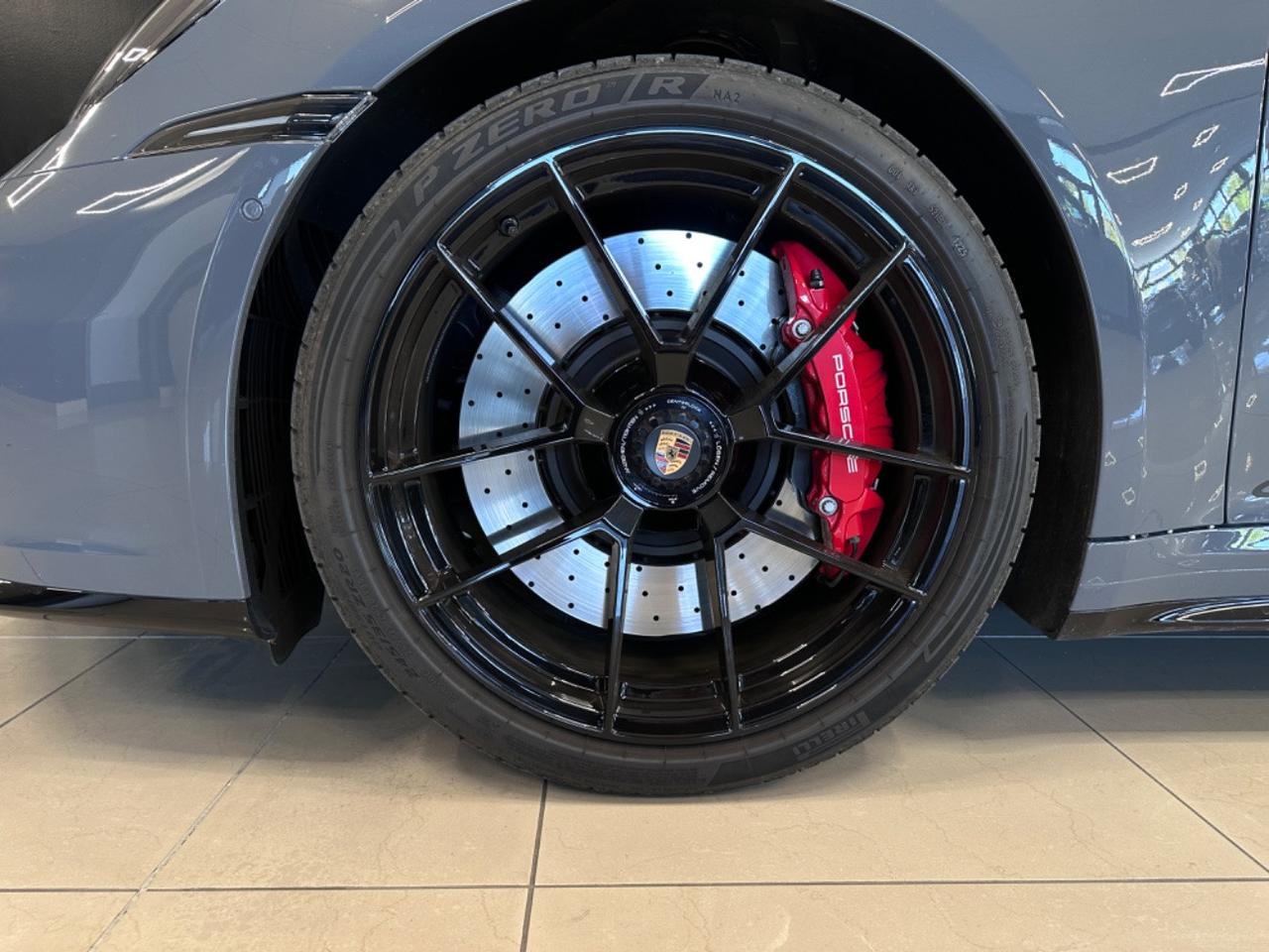 Porsche 911 Coupe 3.6 Carrera 4 GTS auto