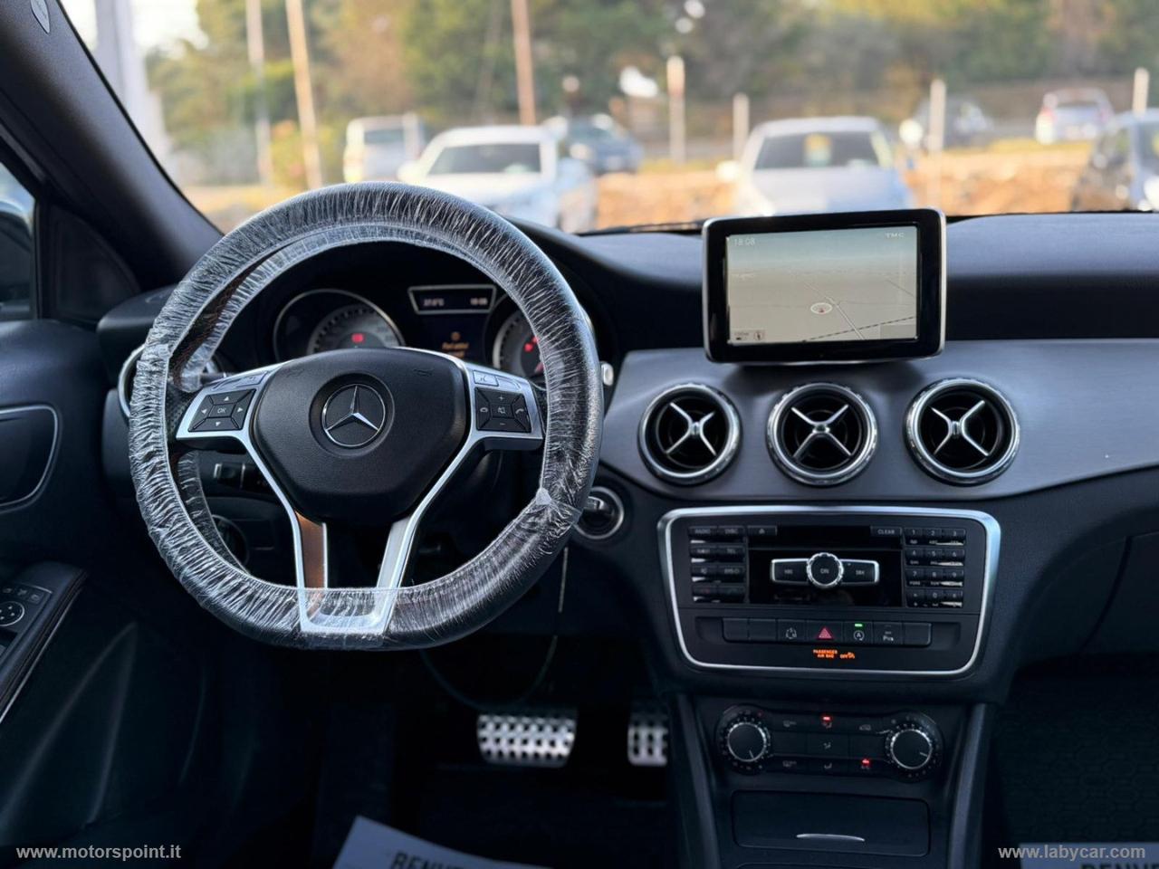 MERCEDES-BENZ GLA 200 CDI Automatic Premium