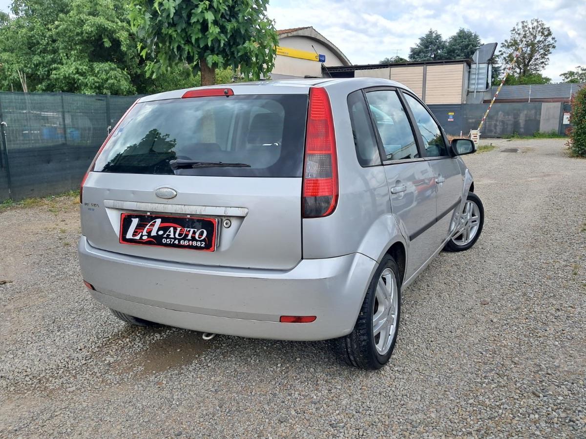 FORD - Fiesta - 1.2i 16V 5 porte Ambiente